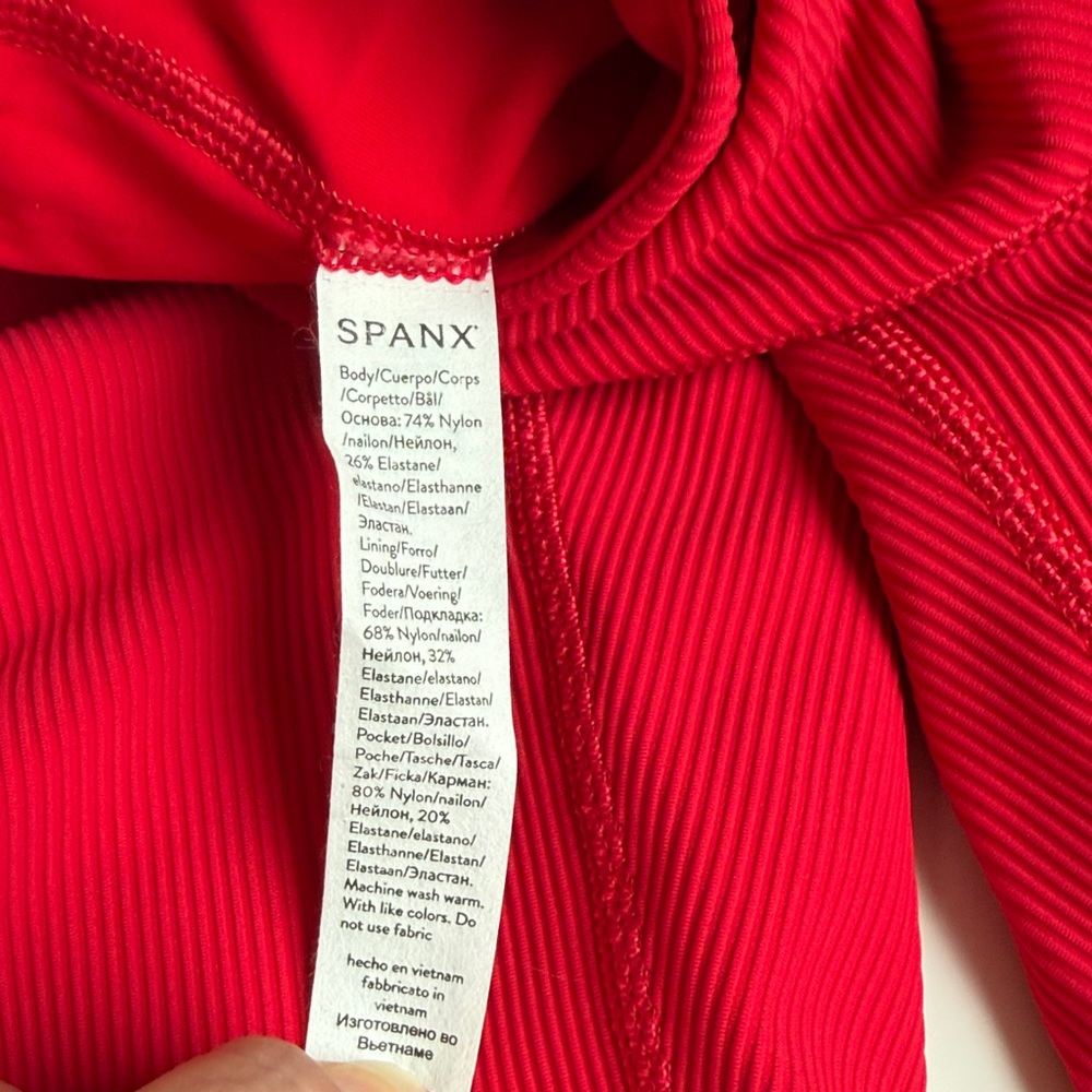 NWOT SPANX Booty Boost Active 7/8 Contour Ribbed Red Legging Small - Picture 3 of 8